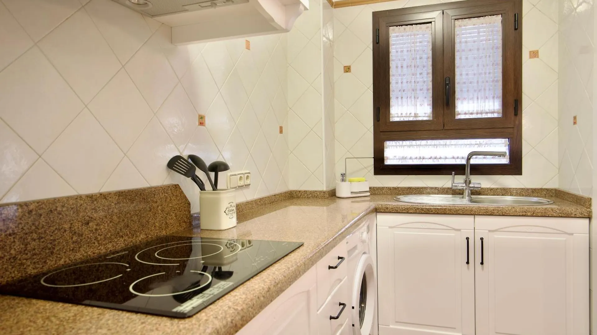 Nueva 33 Apartamentos En El Centro De Nerja Apartment