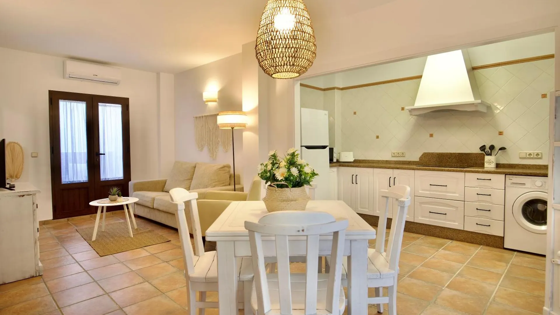 Nueva 33 Apartamentos En El Centro De Nerja Spain